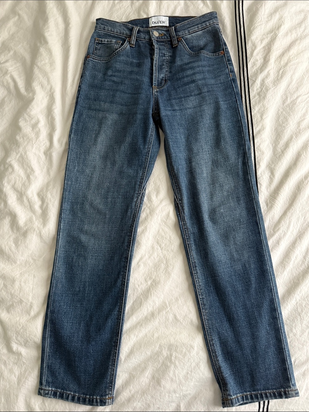 DU/ER Women's Performance Straight Jeans in Mid Blue